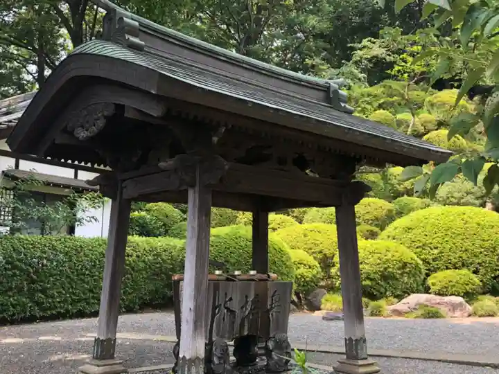 等覚院の手水舎