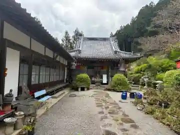 竜泉寺の{uncategorized: "未分類", other: "その他", undefined: "問題あり", building: "その他建物", grave: "お墓", sacred_gate: "鳥居", guardian: "狛犬", statue: "像", buddha: "仏像", history: "歴史", nature: "自然", garden: "庭園", animal: "動物", pagoda: "塔", temizu: "手水舎", mountain_gate: "山門・神門", sanctuary: "本殿・本堂", subordinate: "末社・摂社", art: "芸術", scenery: "景色", jizo: "地蔵", ema: "絵馬", goshuin: "御朱印", omikuji: "おみくじ", items: "授与品その他", amulet: "お守り", goshuincho: "御朱印帳", eats: "食事", festival: "お祭り", votive_dance: "神楽", shichigosan: "七五三参", wedding: "結婚式", experience: "体験その他", initially: "初詣", around: "周辺", anti_infection: "感染症対策"}