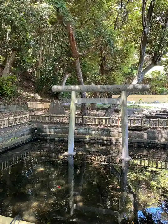 大洗磯前神社の{uncategorized: "未分類", other: "その他", undefined: "問題あり", building: "その他建物", grave: "お墓", sacred_gate: "鳥居", guardian: "狛犬", statue: "像", buddha: "仏像", history: "歴史", nature: "自然", garden: "庭園", animal: "動物", pagoda: "塔", temizu: "手水舎", mountain_gate: "山門・神門", sanctuary: "本殿・本堂", subordinate: "末社・摂社", art: "芸術", scenery: "景色", jizo: "地蔵", ema: "絵馬", goshuin: "御朱印", omikuji: "おみくじ", items: "授与品その他", amulet: "お守り", goshuincho: "御朱印帳", eats: "食事", festival: "お祭り", votive_dance: "神楽", shichigosan: "七五三参", wedding: "結婚式", experience: "体験その他", initially: "初詣", around: "周辺", anti_infection: "感染症対策"}