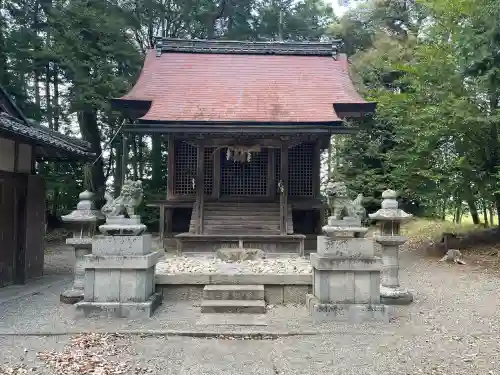 大寳神社の{uncategorized: "未分類", other: "その他", undefined: "問題あり", building: "その他建物", grave: "お墓", sacred_gate: "鳥居", guardian: "狛犬", statue: "像", buddha: "仏像", history: "歴史", nature: "自然", garden: "庭園", animal: "動物", pagoda: "塔", temizu: "手水舎", mountain_gate: "山門・神門", sanctuary: "本殿・本堂", subordinate: "末社・摂社", art: "芸術", scenery: "景色", jizo: "地蔵", ema: "絵馬", goshuin: "御朱印", omikuji: "おみくじ", items: "授与品その他", amulet: "お守り", goshuincho: "御朱印帳", eats: "食事", festival: "お祭り", votive_dance: "神楽", shichigosan: "七五三参", wedding: "結婚式", experience: "体験その他", initially: "初詣", around: "周辺", anti_infection: "感染症対策"}