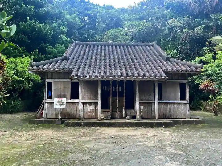 冨崎観音堂の{uncategorized: "未分類", other: "その他", undefined: "問題あり", building: "その他建物", grave: "お墓", sacred_gate: "鳥居", guardian: "狛犬", statue: "像", buddha: "仏像", history: "歴史", nature: "自然", garden: "庭園", animal: "動物", pagoda: "塔", temizu: "手水舎", mountain_gate: "山門・神門", sanctuary: "本殿・本堂", subordinate: "末社・摂社", art: "芸術", scenery: "景色", jizo: "地蔵", ema: "絵馬", goshuin: "御朱印", omikuji: "おみくじ", items: "授与品その他", amulet: "お守り", goshuincho: "御朱印帳", eats: "食事", festival: "お祭り", votive_dance: "神楽", shichigosan: "七五三参", wedding: "結婚式", experience: "体験その他", initially: "初詣", around: "周辺", anti_infection: "感染症対策"}
