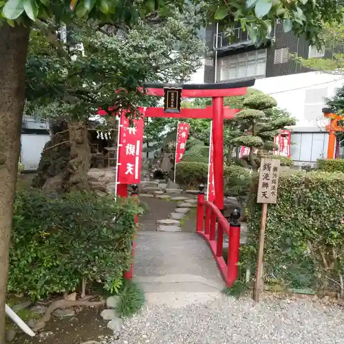 羽衣町厳島神社（関内厳島神社・横浜弁天）の鳥居