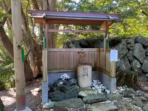 満留山神社の手水舎