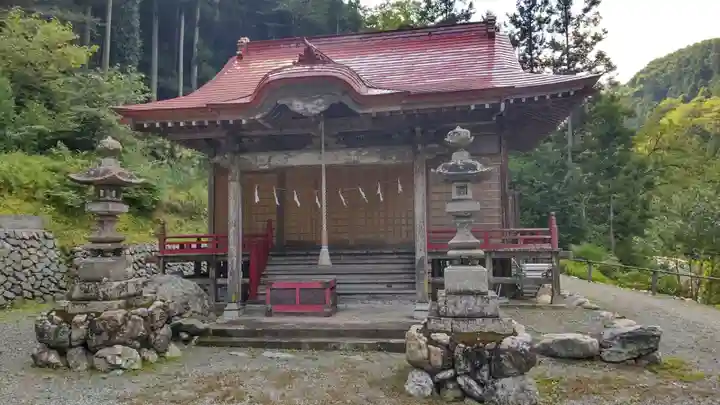 日野沢大神社の本殿・本堂