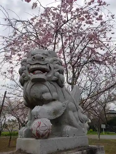 三軒家の鬼門除け稲荷の狛犬