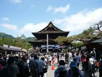 善光寺の本殿・本堂