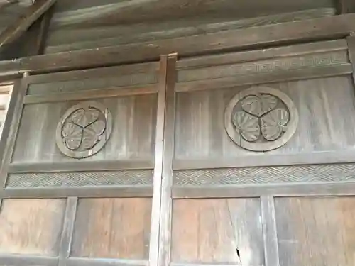 大岡白山神社の本殿・本堂