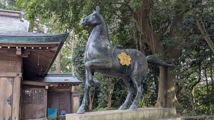 高岡市護国神社の像