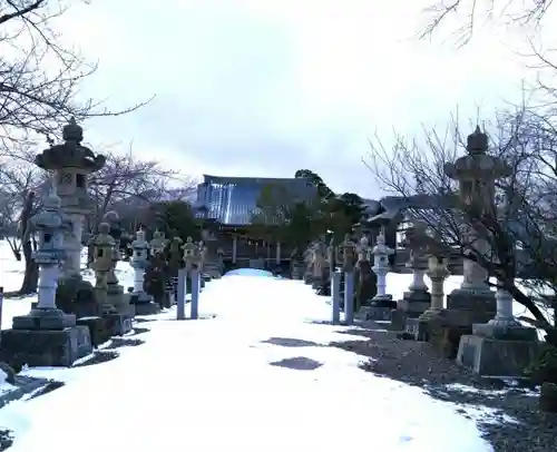 鳥之子神社の建物その他