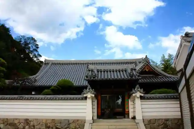 明王寺の本殿
