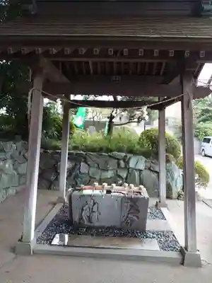 金ヶ作熊野神社の手水舎