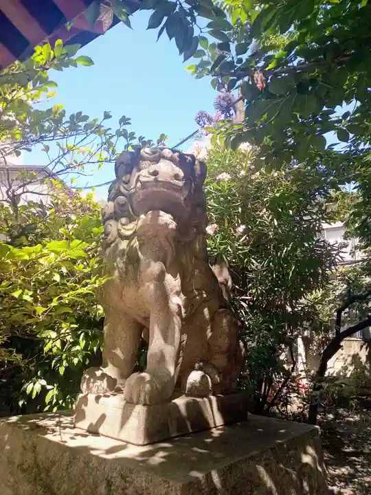 秋葉神社の狛犬