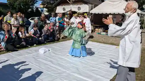 神居神社遥拝所の神楽