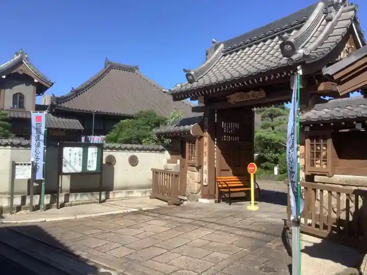 玉林寺の山門・神門
