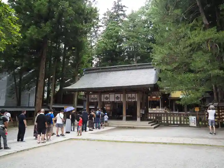 諏訪大社の本殿・本堂