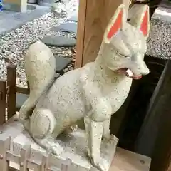 岩亀稲荷社の狛犬