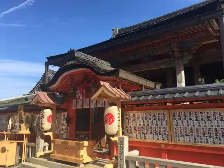 地主神社の本殿・本堂