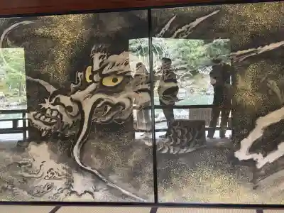 天龍寺の{uncategorized: "未分類", other: "その他", undefined: "問題あり", building: "その他建物", grave: "お墓", sacred_gate: "鳥居", guardian: "狛犬", statue: "像", buddha: "仏像", history: "歴史", nature: "自然", garden: "庭園", animal: "動物", pagoda: "塔", temizu: "手水舎", mountain_gate: "山門・神門", sanctuary: "本殿・本堂", subordinate: "末社・摂社", art: "芸術", scenery: "景色", jizo: "地蔵", ema: "絵馬", goshuin: "御朱印", omikuji: "おみくじ", items: "授与品その他", amulet: "お守り", goshuincho: "御朱印帳", eats: "食事", festival: "お祭り", votive_dance: "神楽", shichigosan: "七五三参", wedding: "結婚式", experience: "体験その他", initially: "初詣", around: "周辺", anti_infection: "感染症対策"}