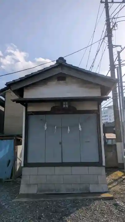 三峯神社の{uncategorized: "未分類", other: "その他", undefined: "問題あり", building: "その他建物", grave: "お墓", sacred_gate: "鳥居", guardian: "狛犬", statue: "像", buddha: "仏像", history: "歴史", nature: "自然", garden: "庭園", animal: "動物", pagoda: "塔", temizu: "手水舎", mountain_gate: "山門・神門", sanctuary: "本殿・本堂", subordinate: "末社・摂社", art: "芸術", scenery: "景色", jizo: "地蔵", ema: "絵馬", goshuin: "御朱印", omikuji: "おみくじ", items: "授与品その他", amulet: "お守り", goshuincho: "御朱印帳", eats: "食事", festival: "お祭り", votive_dance: "神楽", shichigosan: "七五三参", wedding: "結婚式", experience: "体験その他", initially: "初詣", around: "周辺", anti_infection: "感染症対策"}