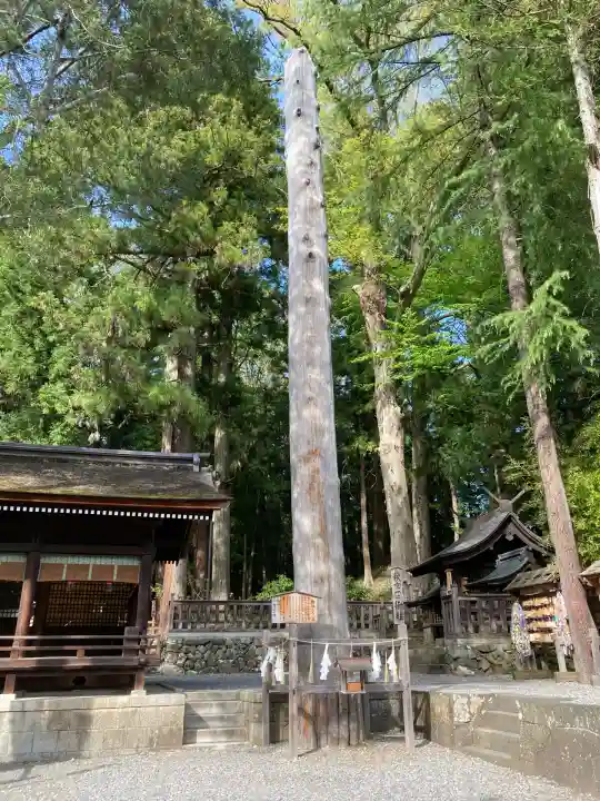 諏訪大社下社秋宮(長野県)