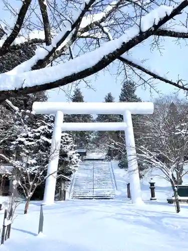 土津神社｜こどもと出世の神さまの鳥居