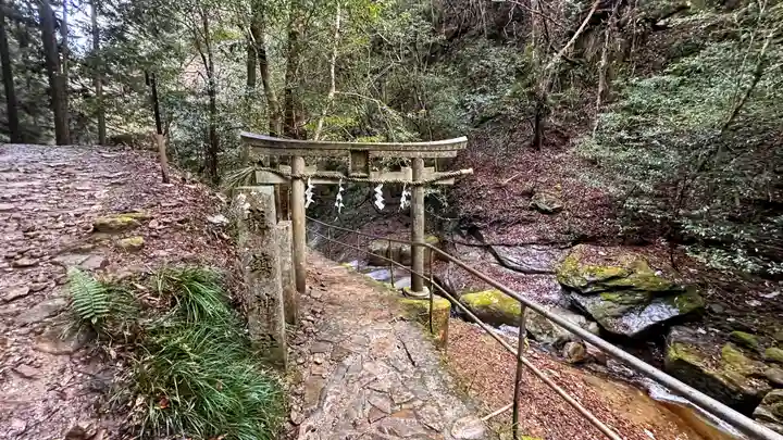 龍鎮神社(奈良県)