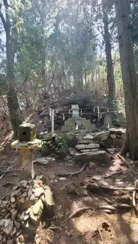 御岩神社の{uncategorized: "未分類", other: "その他", undefined: "問題あり", building: "その他建物", grave: "お墓", sacred_gate: "鳥居", guardian: "狛犬", statue: "像", buddha: "仏像", history: "歴史", nature: "自然", garden: "庭園", animal: "動物", pagoda: "塔", temizu: "手水舎", mountain_gate: "山門・神門", sanctuary: "本殿・本堂", subordinate: "末社・摂社", art: "芸術", scenery: "景色", jizo: "地蔵", ema: "絵馬", goshuin: "御朱印", omikuji: "おみくじ", items: "授与品その他", amulet: "お守り", goshuincho: "御朱印帳", eats: "食事", festival: "お祭り", votive_dance: "神楽", shichigosan: "七五三参", wedding: "結婚式", experience: "体験その他", initially: "初詣", around: "周辺", anti_infection: "感染症対策"}