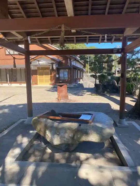 粥見神社の手水舎