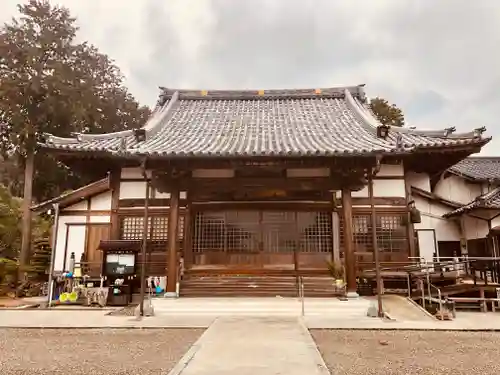 西蓮寺の本殿・本堂