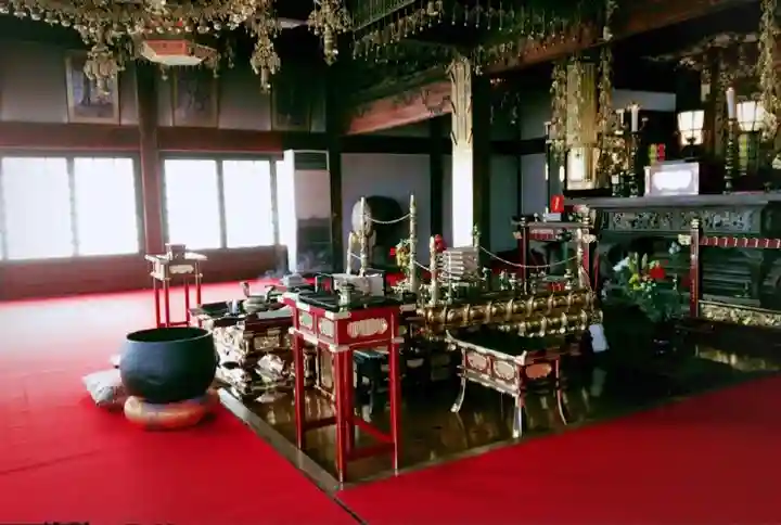 埼玉厄除け開運大師・龍泉寺(切り絵御朱印発祥の寺)の本殿・本堂