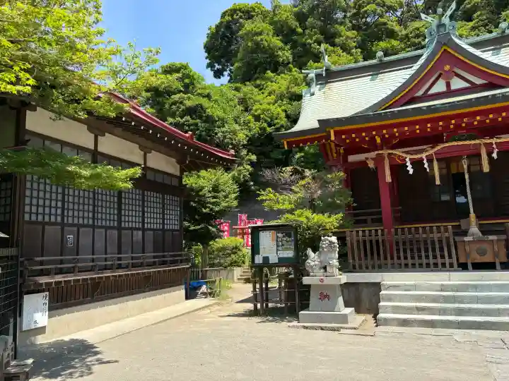 若宮八幡宮の{uncategorized: "未分類", other: "その他", undefined: "問題あり", building: "その他建物", grave: "お墓", sacred_gate: "鳥居", guardian: "狛犬", statue: "像", buddha: "仏像", history: "歴史", nature: "自然", garden: "庭園", animal: "動物", pagoda: "塔", temizu: "手水舎", mountain_gate: "山門・神門", sanctuary: "本殿・本堂", subordinate: "末社・摂社", art: "芸術", scenery: "景色", jizo: "地蔵", ema: "絵馬", goshuin: "御朱印", omikuji: "おみくじ", items: "授与品その他", amulet: "お守り", goshuincho: "御朱印帳", eats: "食事", festival: "お祭り", votive_dance: "神楽", shichigosan: "七五三参", wedding: "結婚式", experience: "体験その他", initially: "初詣", around: "周辺", anti_infection: "感染症対策"}
