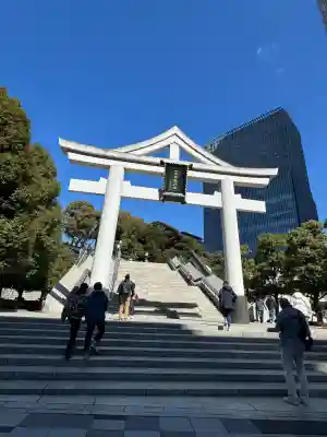 日枝神社の{uncategorized: "未分類", other: "その他", undefined: "問題あり", building: "その他建物", grave: "お墓", sacred_gate: "鳥居", guardian: "狛犬", statue: "像", buddha: "仏像", history: "歴史", nature: "自然", garden: "庭園", animal: "動物", pagoda: "塔", temizu: "手水舎", mountain_gate: "山門・神門", sanctuary: "本殿・本堂", subordinate: "末社・摂社", art: "芸術", scenery: "景色", jizo: "地蔵", ema: "絵馬", goshuin: "御朱印", omikuji: "おみくじ", items: "授与品その他", amulet: "お守り", goshuincho: "御朱印帳", eats: "食事", festival: "お祭り", votive_dance: "神楽", shichigosan: "七五三参", wedding: "結婚式", experience: "体験その他", initially: "初詣", around: "周辺", anti_infection: "感染症対策"}