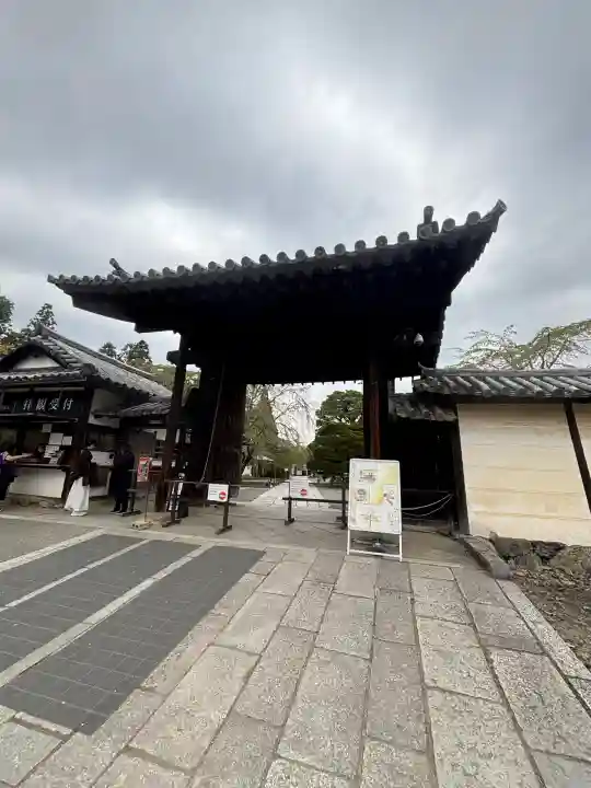 三宝院(三宝院門跡)の{uncategorized: "未分類", other: "その他", undefined: "問題あり", building: "その他建物", grave: "お墓", sacred_gate: "鳥居", guardian: "狛犬", statue: "像", buddha: "仏像", history: "歴史", nature: "自然", garden: "庭園", animal: "動物", pagoda: "塔", temizu: "手水舎", mountain_gate: "山門・神門", sanctuary: "本殿・本堂", subordinate: "末社・摂社", art: "芸術", scenery: "景色", jizo: "地蔵", ema: "絵馬", goshuin: "御朱印", omikuji: "おみくじ", items: "授与品その他", amulet: "お守り", goshuincho: "御朱印帳", eats: "食事", festival: "お祭り", votive_dance: "神楽", shichigosan: "七五三参", wedding: "結婚式", experience: "体験その他", initially: "初詣", around: "周辺", anti_infection: "感染症対策"}