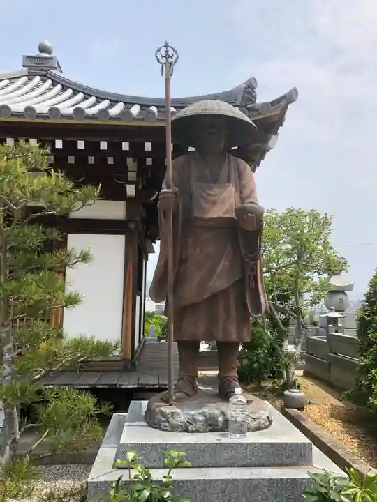 成願寺の像