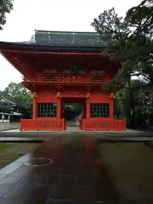 穴八幡宮の山門・神門