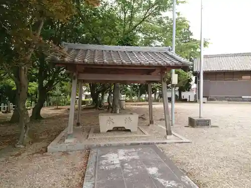 神明社（羽塚町）の手水舎