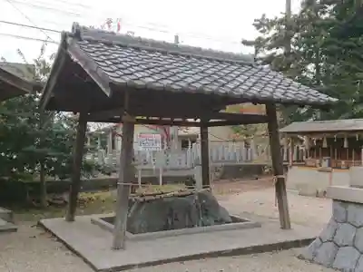 八幡神社(井田)の手水舎
