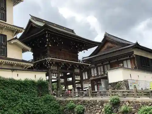 小倉祇園八坂神社の山門