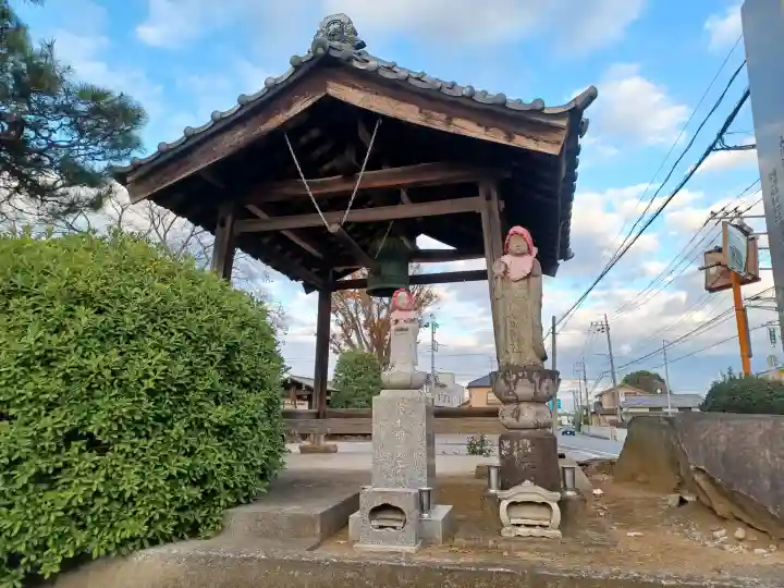 林昌寺の{uncategorized: "未分類", other: "その他", undefined: "問題あり", building: "その他建物", grave: "お墓", sacred_gate: "鳥居", guardian: "狛犬", statue: "像", buddha: "仏像", history: "歴史", nature: "自然", garden: "庭園", animal: "動物", pagoda: "塔", temizu: "手水舎", mountain_gate: "山門・神門", sanctuary: "本殿・本堂", subordinate: "末社・摂社", art: "芸術", scenery: "景色", jizo: "地蔵", ema: "絵馬", goshuin: "御朱印", omikuji: "おみくじ", items: "授与品その他", amulet: "お守り", goshuincho: "御朱印帳", eats: "食事", festival: "お祭り", votive_dance: "神楽", shichigosan: "七五三参", wedding: "結婚式", experience: "体験その他", initially: "初詣", around: "周辺", anti_infection: "感染症対策"}