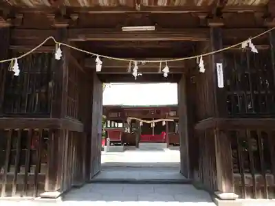 伊美別宮社の山門・神門