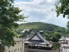 的形八幡神社の建物その他