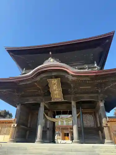 阿蘇神社の{uncategorized: "未分類", other: "その他", undefined: "問題あり", building: "その他建物", grave: "お墓", sacred_gate: "鳥居", guardian: "狛犬", statue: "像", buddha: "仏像", history: "歴史", nature: "自然", garden: "庭園", animal: "動物", pagoda: "塔", temizu: "手水舎", mountain_gate: "山門・神門", sanctuary: "本殿・本堂", subordinate: "末社・摂社", art: "芸術", scenery: "景色", jizo: "地蔵", ema: "絵馬", goshuin: "御朱印", omikuji: "おみくじ", items: "授与品その他", amulet: "お守り", goshuincho: "御朱印帳", eats: "食事", festival: "お祭り", votive_dance: "神楽", shichigosan: "七五三参", wedding: "結婚式", experience: "体験その他", initially: "初詣", around: "周辺", anti_infection: "感染症対策"}