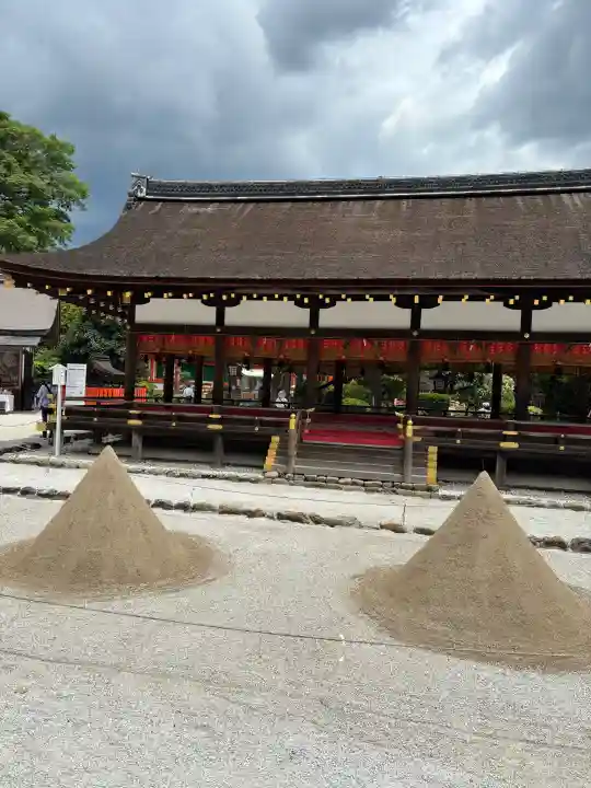 賀茂別雷神社(上賀茂神社)の{uncategorized: "未分類", other: "その他", undefined: "問題あり", building: "その他建物", grave: "お墓", sacred_gate: "鳥居", guardian: "狛犬", statue: "像", buddha: "仏像", history: "歴史", nature: "自然", garden: "庭園", animal: "動物", pagoda: "塔", temizu: "手水舎", mountain_gate: "山門・神門", sanctuary: "本殿・本堂", subordinate: "末社・摂社", art: "芸術", scenery: "景色", jizo: "地蔵", ema: "絵馬", goshuin: "御朱印", omikuji: "おみくじ", items: "授与品その他", amulet: "お守り", goshuincho: "御朱印帳", eats: "食事", festival: "お祭り", votive_dance: "神楽", shichigosan: "七五三参", wedding: "結婚式", experience: "体験その他", initially: "初詣", around: "周辺", anti_infection: "感染症対策"}