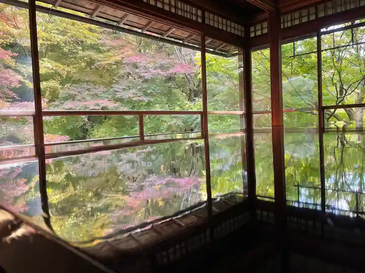 光明寺瑠璃光院の庭園