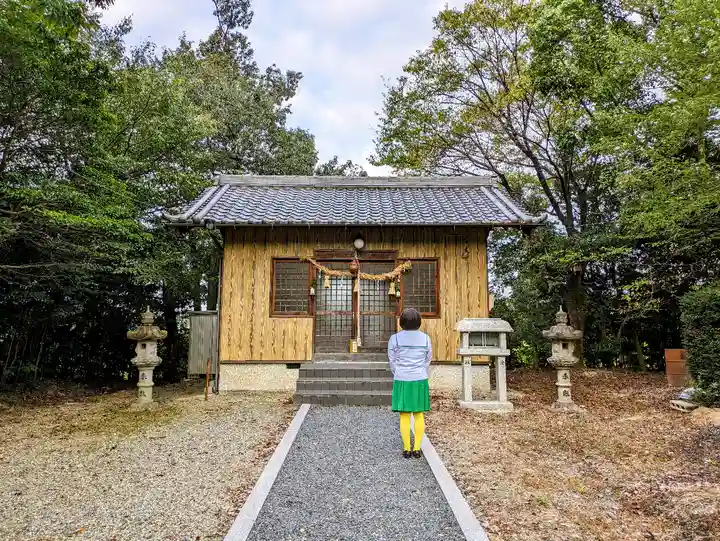 高根神社の本殿・本堂