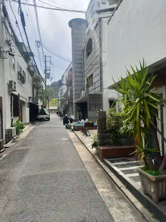 萬法寺の{uncategorized: "未分類", other: "その他", undefined: "問題あり", building: "その他建物", grave: "お墓", sacred_gate: "鳥居", guardian: "狛犬", statue: "像", buddha: "仏像", history: "歴史", nature: "自然", garden: "庭園", animal: "動物", pagoda: "塔", temizu: "手水舎", mountain_gate: "山門・神門", sanctuary: "本殿・本堂", subordinate: "末社・摂社", art: "芸術", scenery: "景色", jizo: "地蔵", ema: "絵馬", goshuin: "御朱印", omikuji: "おみくじ", items: "授与品その他", amulet: "お守り", goshuincho: "御朱印帳", eats: "食事", festival: "お祭り", votive_dance: "神楽", shichigosan: "七五三参", wedding: "結婚式", experience: "体験その他", initially: "初詣", around: "周辺", anti_infection: "感染症対策"}