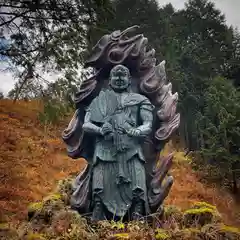 金剛山瑞峯寺(金剛不動尊) の像