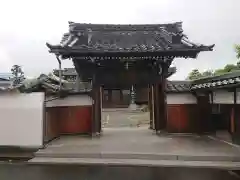 円周寺の山門