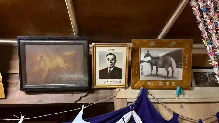 三好八幡神社の{uncategorized: "未分類", other: "その他", undefined: "問題あり", building: "その他建物", grave: "お墓", sacred_gate: "鳥居", guardian: "狛犬", statue: "像", buddha: "仏像", history: "歴史", nature: "自然", garden: "庭園", animal: "動物", pagoda: "塔", temizu: "手水舎", mountain_gate: "山門・神門", sanctuary: "本殿・本堂", subordinate: "末社・摂社", art: "芸術", scenery: "景色", jizo: "地蔵", ema: "絵馬", goshuin: "御朱印", omikuji: "おみくじ", items: "授与品その他", amulet: "お守り", goshuincho: "御朱印帳", eats: "食事", festival: "お祭り", votive_dance: "神楽", shichigosan: "七五三参", wedding: "結婚式", experience: "体験その他", initially: "初詣", around: "周辺", anti_infection: "感染症対策"}