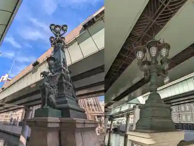 三囲神社(三圍神社)日本橋摂社の像